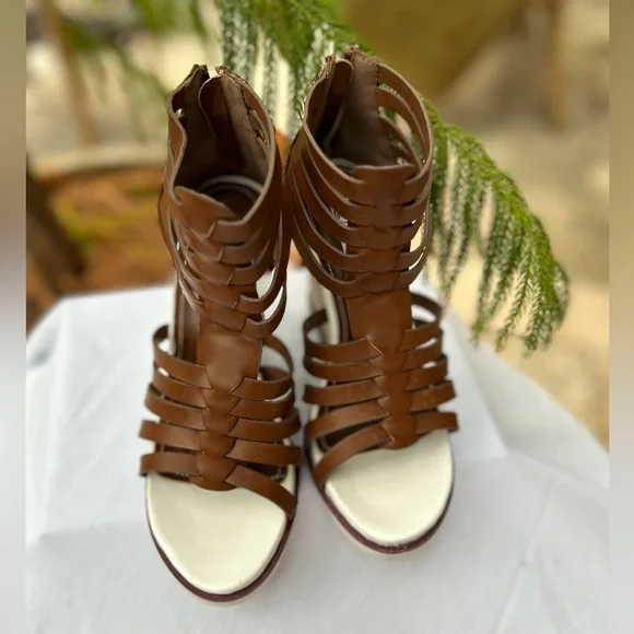 Size 7 , gladiator style,brown,Espiral Sandal - Picture 5 of 10